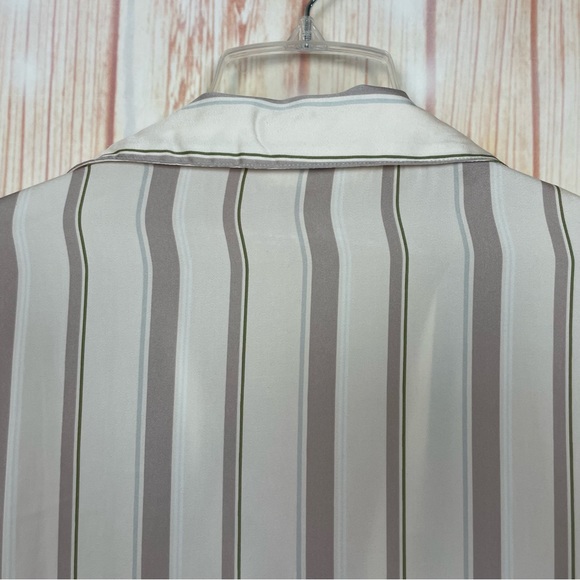 Grade & Gather Two Piece Striped Pajama Set (M/L) - Picture 7 of 16